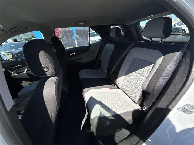 Photo of 2022 Summit White Chevrolet Equinox