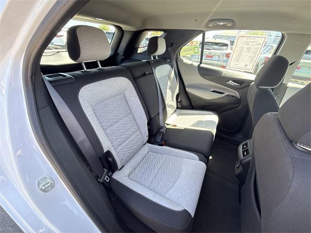 Photo of 2022 Summit White Chevrolet Equinox