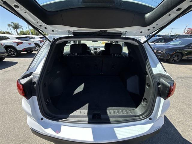 Photo of 2022 Summit White Chevrolet Equinox