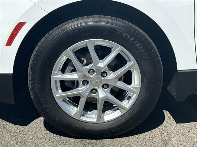 Photo of 2022 Summit White Chevrolet Equinox