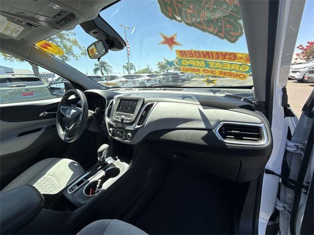 Photo of 2022 Summit White Chevrolet Equinox