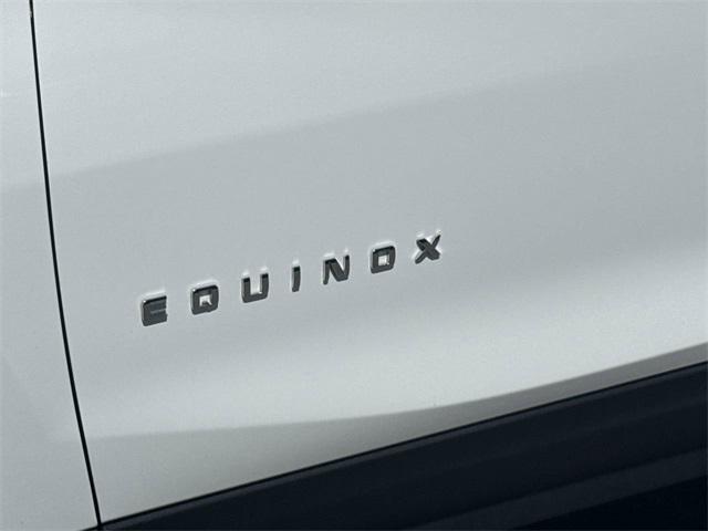 Photo of 2022 Summit White Chevrolet Equinox