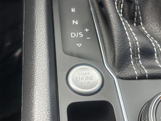 Photo of 2023 Deep Black Pearl Volkswagen Atlas