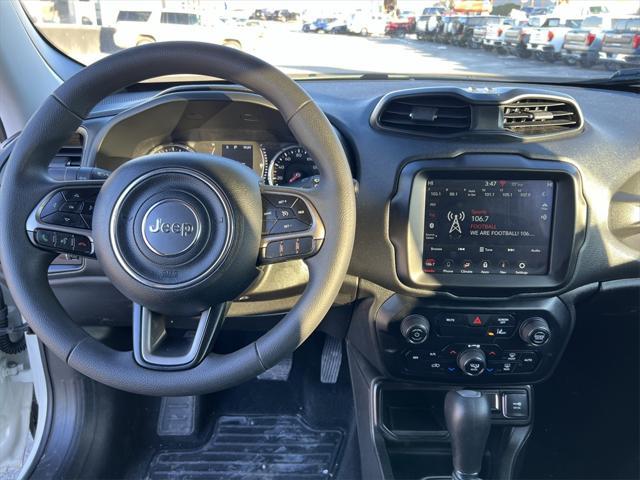 Photo of 2022 Alpine White Clearcoat Jeep Renegade
