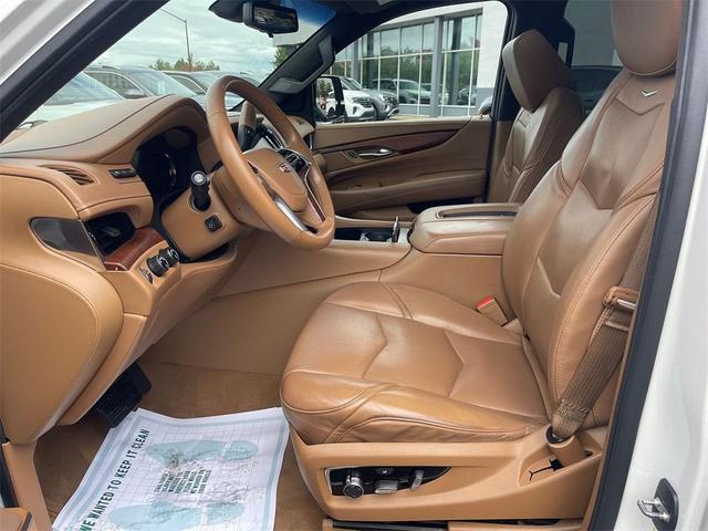 Photo of 2017 Crystal White Tricoat Cadillac Escalade ESV