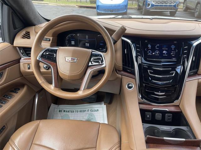 Photo of 2017 Crystal White Tricoat Cadillac Escalade ESV