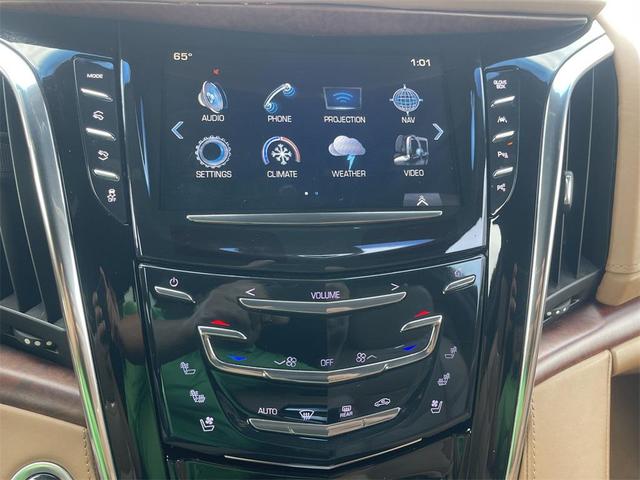 Photo of 2017 Crystal White Tricoat Cadillac Escalade ESV