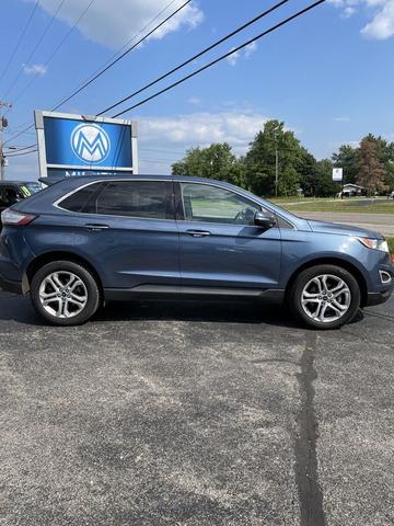 Photo of 2018 Blue Ford Edge