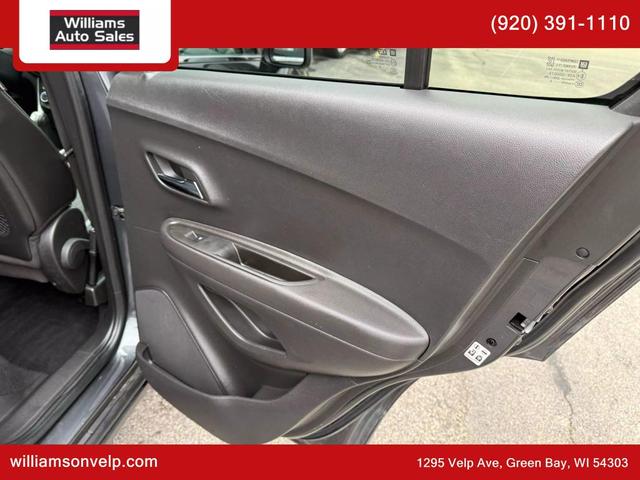 Photo of 2018 Nightfall Gray Chevrolet Trax