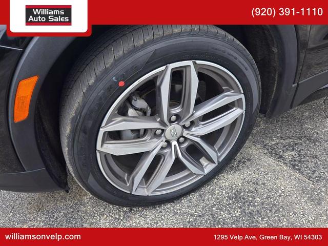 Photo of 2019 Stellar Black Metallic Cadillac XT4