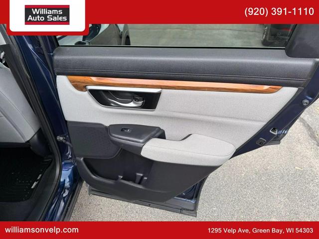 Photo of 2019 Obsidian Blue Pearl Honda CR-V