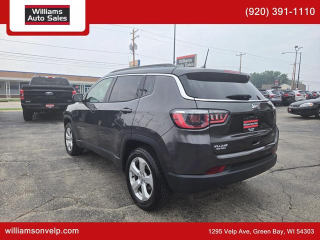 Photo of 2018 Granite Crystal Clearcoat Metallic Jeep Compass