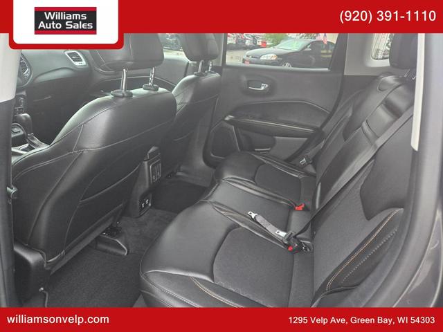 Photo of 2018 Granite Crystal Clearcoat Metallic Jeep Compass