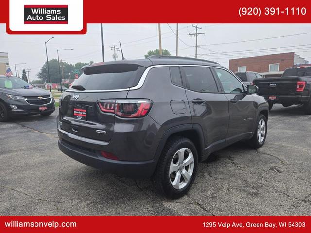 Photo of 2018 Granite Crystal Clearcoat Metallic Jeep Compass