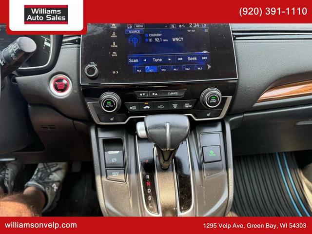 Photo of 2017 White Diamond Pearl Honda CR-V