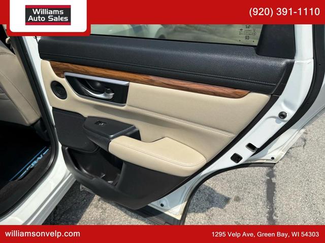 Photo of 2017 White Diamond Pearl Honda CR-V