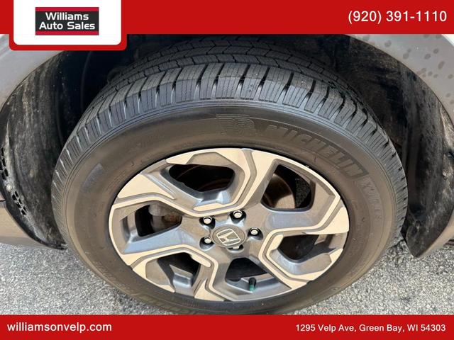 Photo of 2017 White Diamond Pearl Honda CR-V