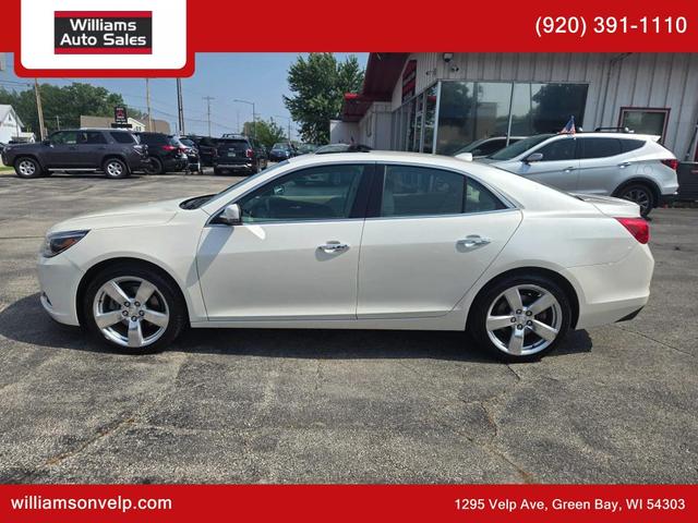 Photo of 2014 White Diamond Tri-Coat Chevrolet Malibu