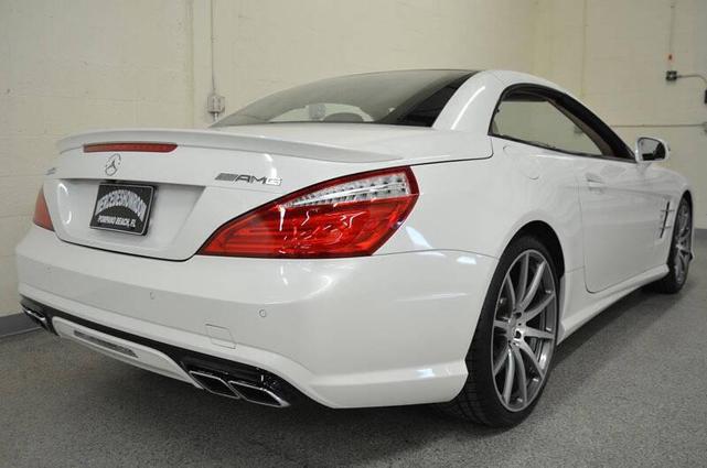 Photo of 2014 Diamond White Mercedes-Benz SL-Class