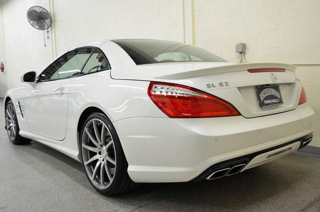 Photo of 2014 Diamond White Mercedes-Benz SL-Class