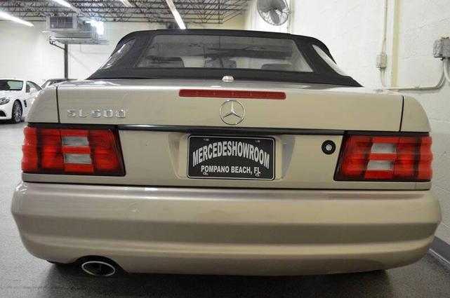 Photo of 2002 Desert Silver Mercedes-Benz SL-Class
