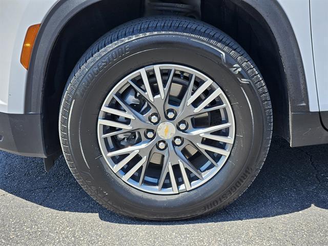 Photo of 2024 White Chevrolet Traverse