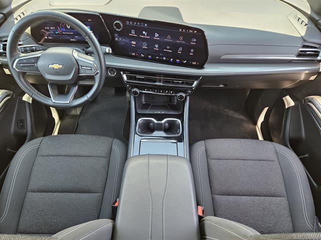 Photo of 2024 White Chevrolet Traverse