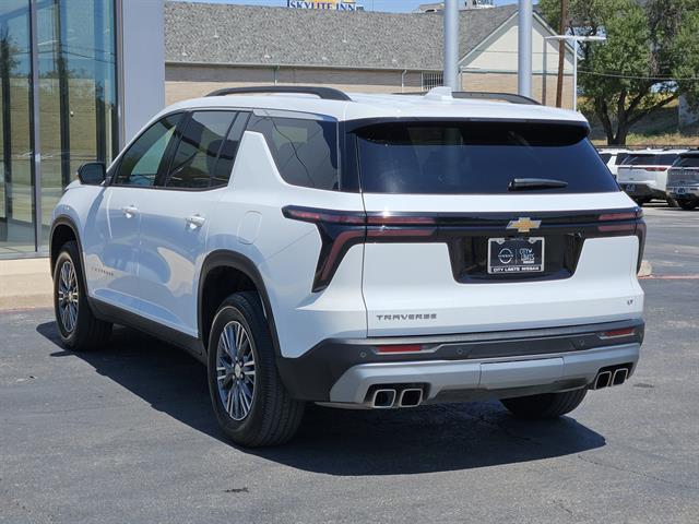 Photo of 2024 White Chevrolet Traverse