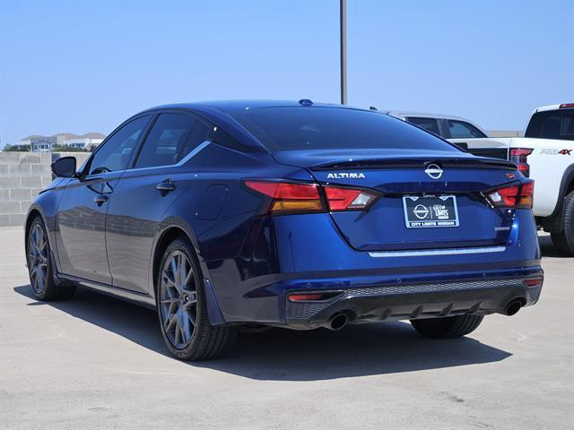 Photo of 2023 Deep Blue Pearl Nissan Altima