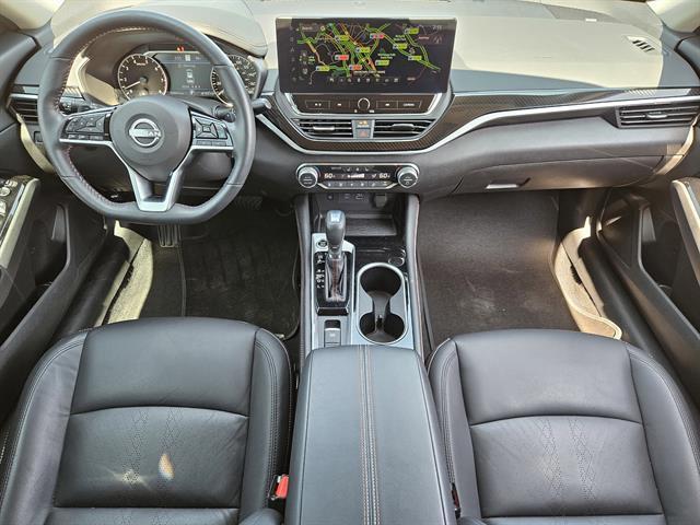 Photo of 2023 Deep Blue Pearl Nissan Altima