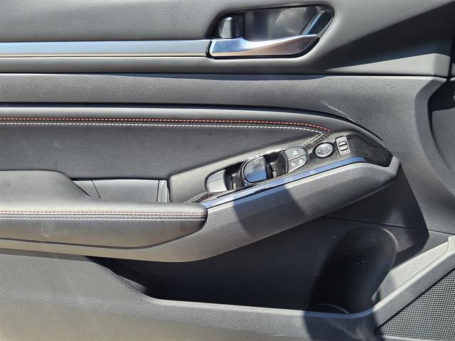 Photo of 2023 Deep Blue Pearl Nissan Altima