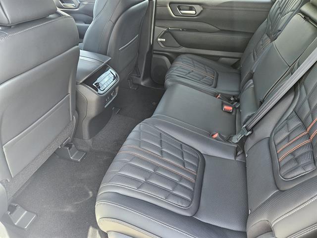 Photo of 2025 Aspen White Nissan Armada