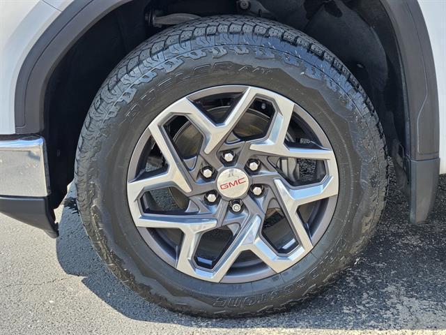 Photo of 2023 Summit White GMC Sierra 1500