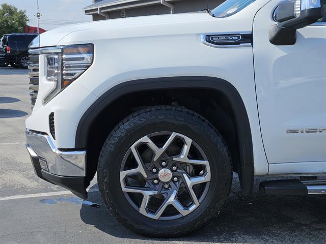 Photo of 2023 Summit White GMC Sierra 1500