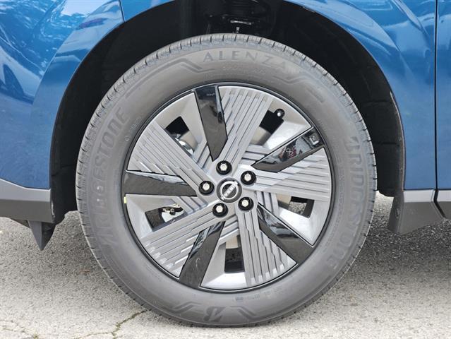 Photo of 2025 Aurora Blue Pea Nissan Murano