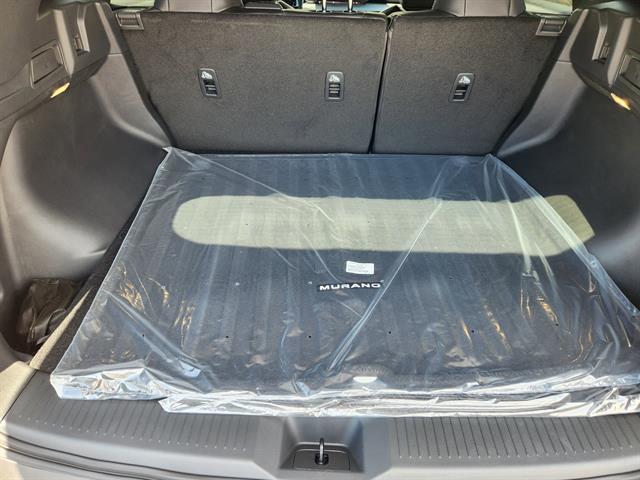 Photo of 2025 Everest White P Nissan Murano
