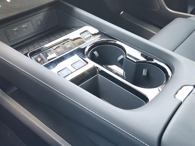 Photo of 2025 Everest White P Nissan Murano