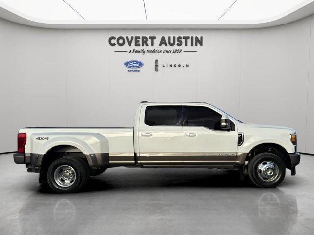Photo of 2022 STAR WHITE Ford F-350