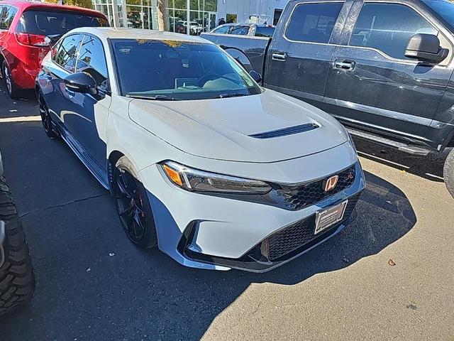 Photo of 2023 Sonic Gray Pearl Honda Civic Type R