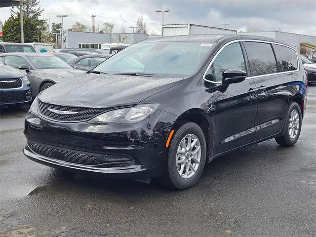 Photo of 2025 Diamond Black Crystal Pearlcoat Chrysler Voyager