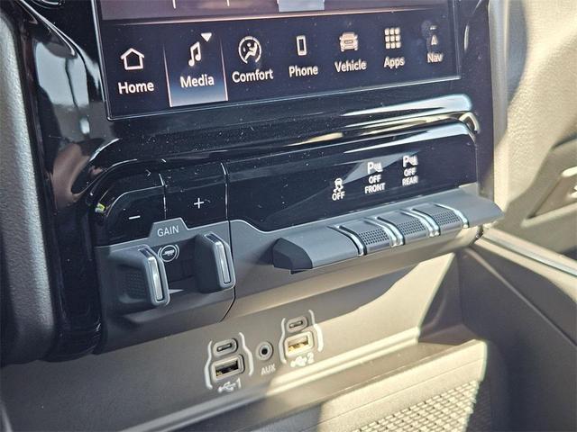 Photo of 2026 Granite Crystal Metallic Clearcoat RAM 1500