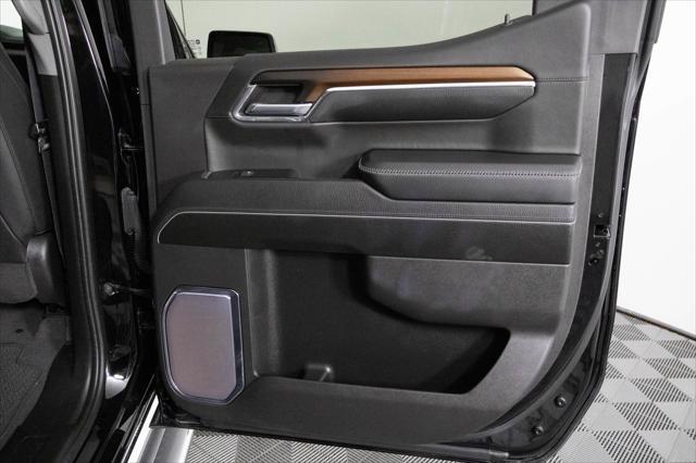 Photo of 2024 Onyx Black GMC Sierra 1500