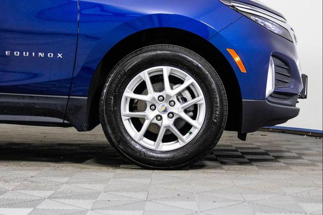 Photo of 2022 Blue Glow Metallic Chevrolet Equinox