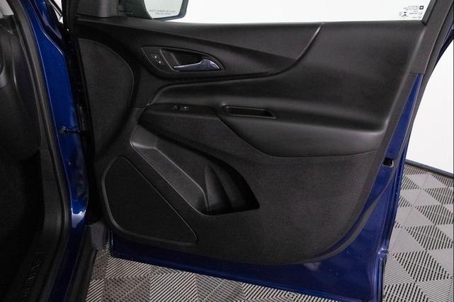 Photo of 2022 Blue Glow Metallic Chevrolet Equinox