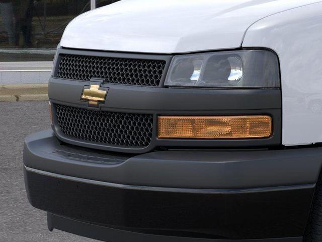 Photo of 2025 Summit White Chevrolet Express 2500