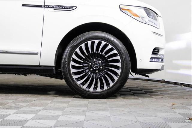 Photo of 2021 Pristine White Lincoln Navigator