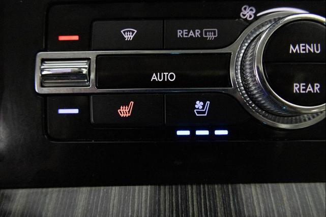 Photo of 2021 Pristine White Lincoln Navigator
