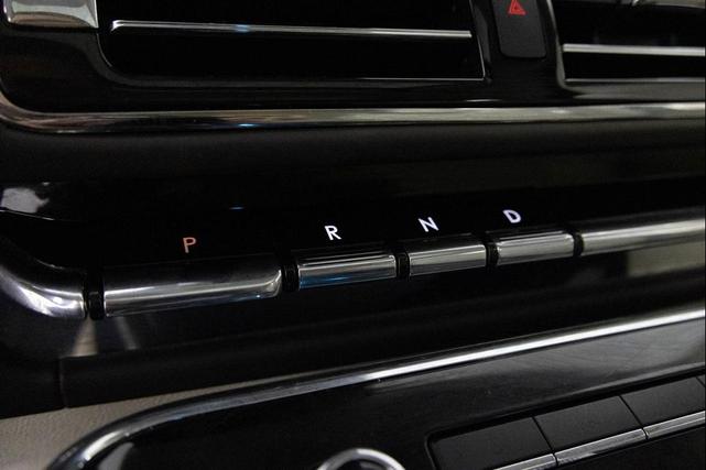 Photo of 2021 Pristine White Lincoln Navigator