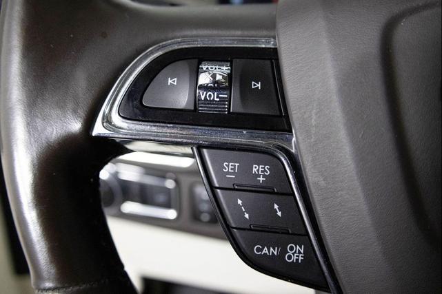 Photo of 2021 Pristine White Lincoln Navigator