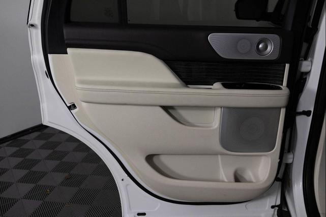 Photo of 2021 Pristine White Lincoln Navigator